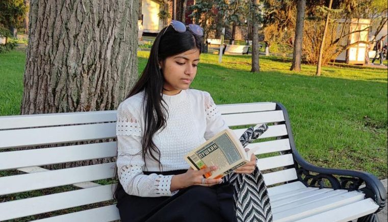 Mansi Speaks – Know your editor